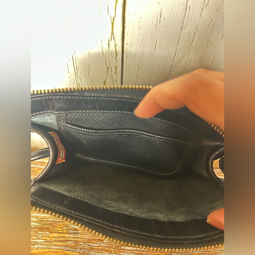 Vintage Dooney & Bourke mini crossbody - Picture 5 of 6